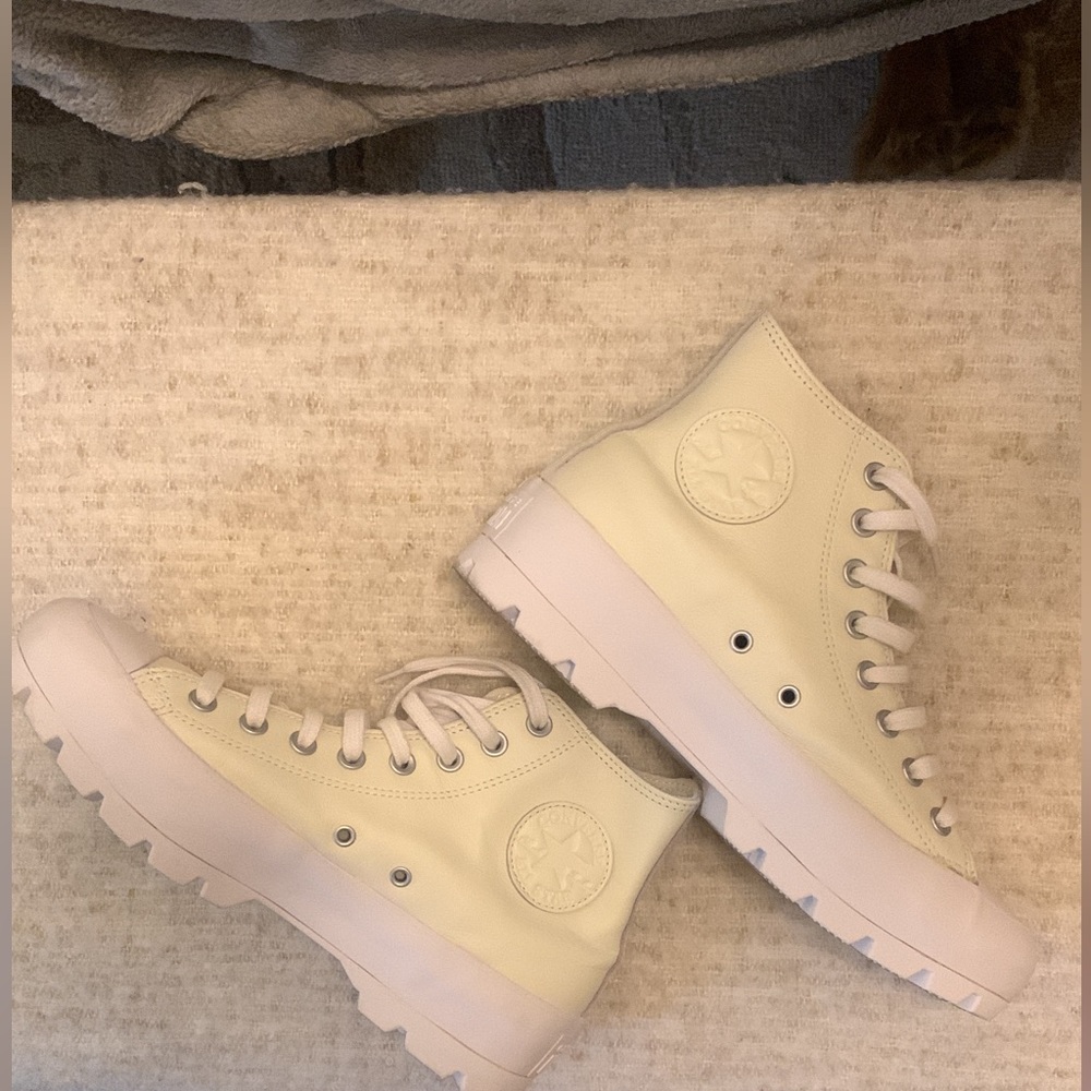 Cream Platform Converse